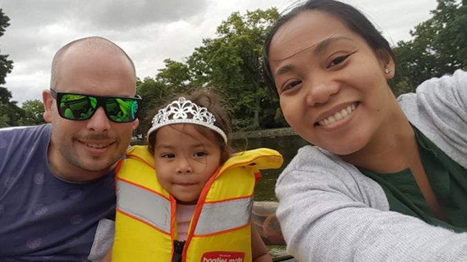 Phil Blackwood (left) with fiancee Noemi Almo and daughter Sasha, 2 (Supplied) 