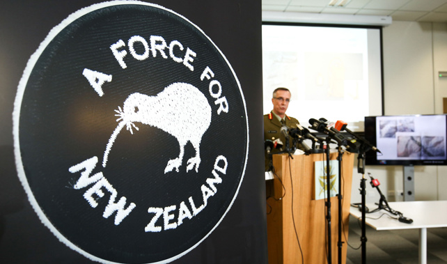 Defence Force chief Tim Keating gives a press conference on Hit & Run's allegations (Getty Images) 