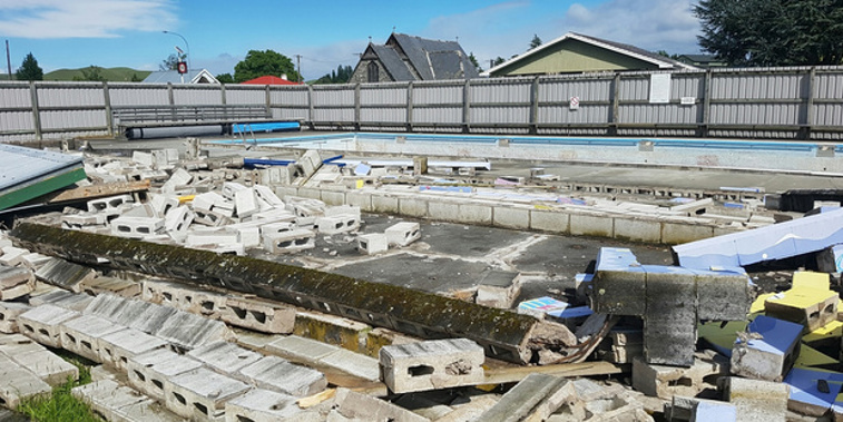Damage to the Waiau School pool observed immediately after the 7.8 Kaikoura Earthquake. (NZ Herald)