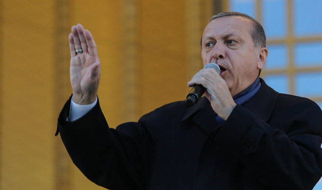 Turkish President Tayyip Erdogan gives a referendum victory speech to his supporters at the Presidential Palace on April 17, 2017 in Ankara (Getty Images) 