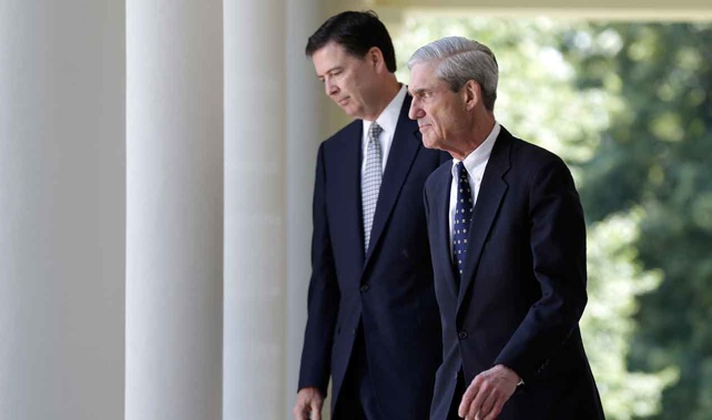 Mueller (foreground) with sacked FBI head James Comey (Getty Images) 