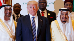 US President Donald Trump poses for photos with King Salman. Photo: NZ Herald