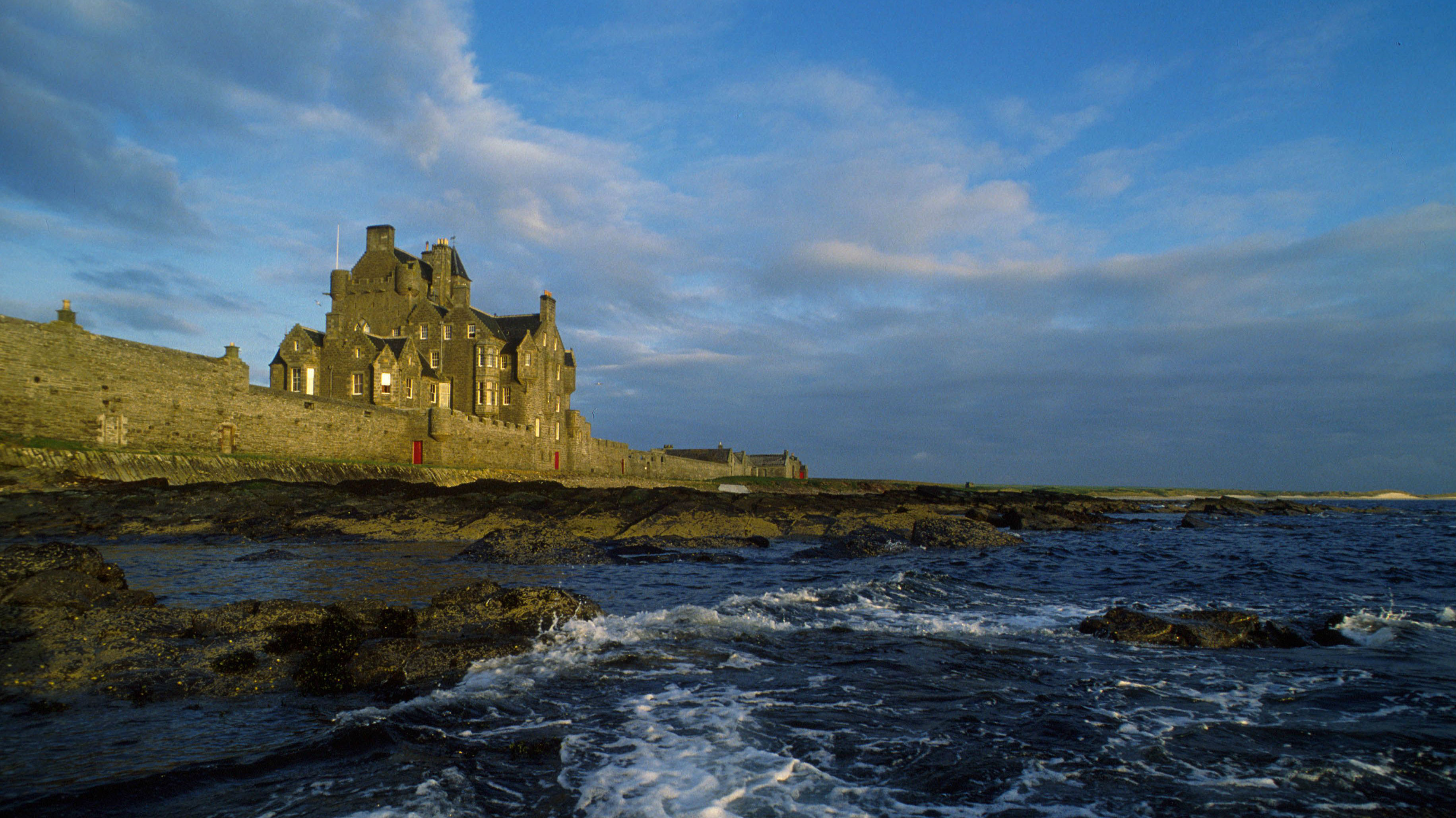 Ackergill Tower (Photo \ Mike Yardley)
