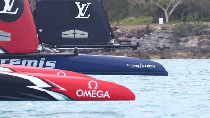 Emirates Team New Zealand edged Artemis in a close finish to race six. Photo / Ricardo Pinto