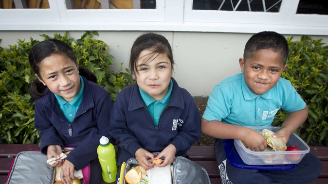 Yendarra School students Anna Leituala, Nivarah Tawhai-Huiarangi and Walter Patalo pioneered a water-only policy which will now be adopted for all NZ primary schools. (File photo)
