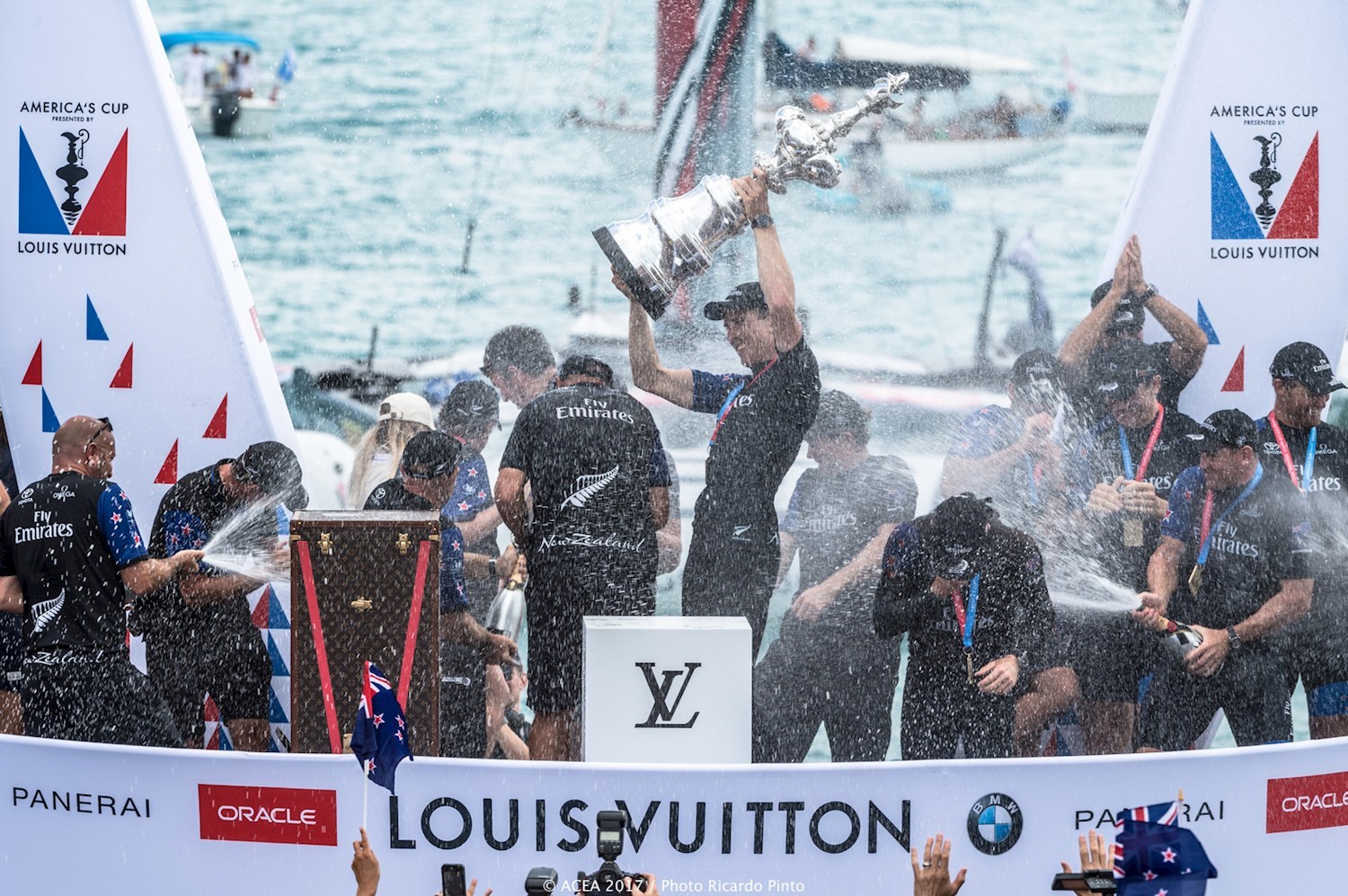 PHOTOS Team New Zealand WIN the America's Cup