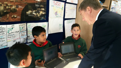 Prime Minister Bill English talks to students at Newmarket Primary School (Rosie Gordon)