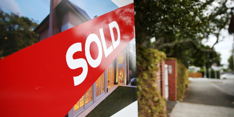 Phil Goff said that cash will bring forward the construction of more than 23,000 new homes in South and North Auckland, much earlier than would otherwise be possible. (Getty Images)