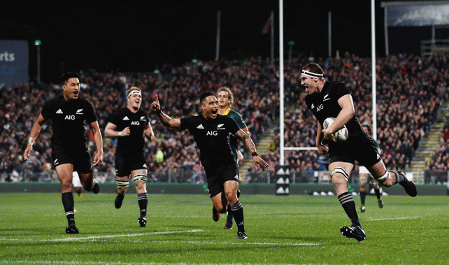 Brodie Retallick runs in a try (Getty Images)