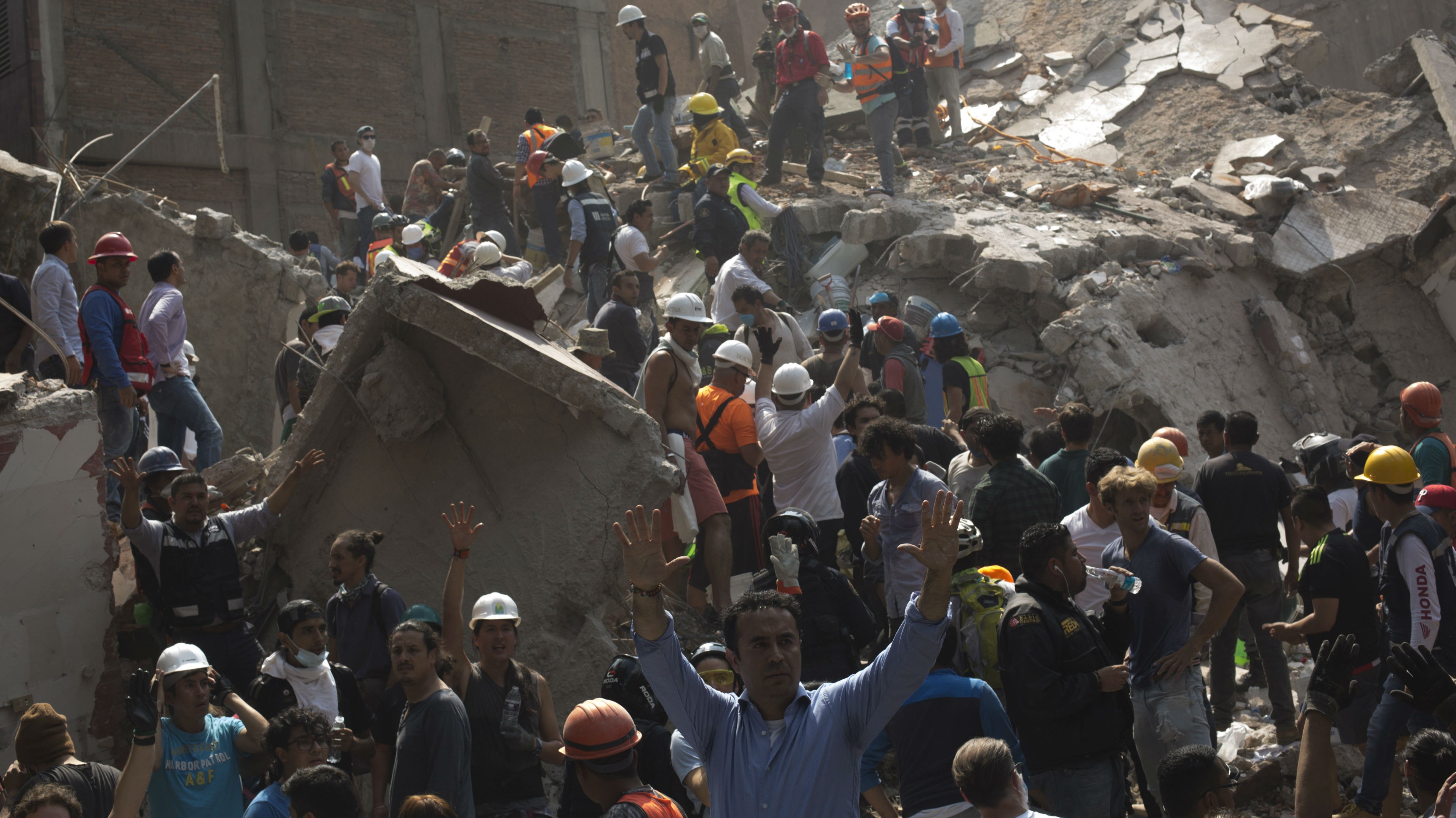 The earthquake struck on the 32nd anniversary of a temblor that killed thousands in the capital.