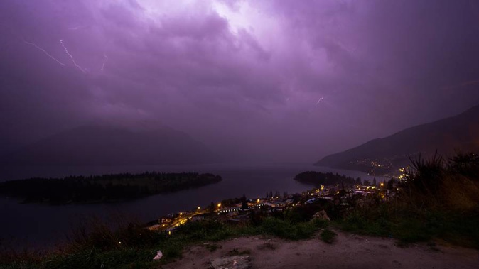 Lightning strikes in Queenstown. (Photo / James Allan)