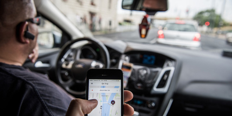 NZ Taxi Federation says Uber hasn't followed standard laws for too long (Photo / NZ Herald)