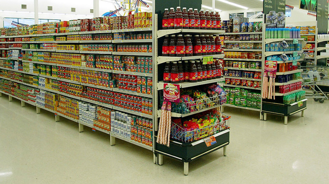 Kiwis who eat out a lot throw out more than a fifth of what they eat. Photo/Getty