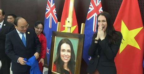 Ardern received the gift from Prime Minister of Vietnam Nguyen Xuan Phuc. Photo/NZ Herald