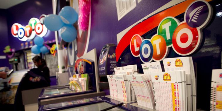 The winning numbers were 12, 8, 5, 36, 28 and 18. The bonus ball is 40 and the Powerball 5. (Photo \ NZ Herald)