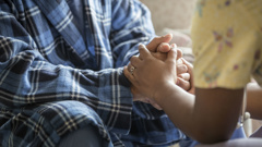 Rest home caregiver (Photo \ Getty images)