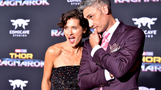 Taiki Waititi and partner Chelsea Winstanley at the premier of Thor: Ragnarok in Los Angeles, California. (Photo \ Getty Images)