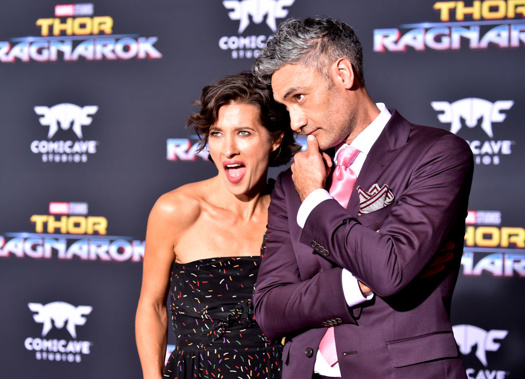 Taiki Waititi and partner Chelsea Winstanley at the premier of Thor: Ragnarok in Los Angeles, California. (Photo \ Getty Images)