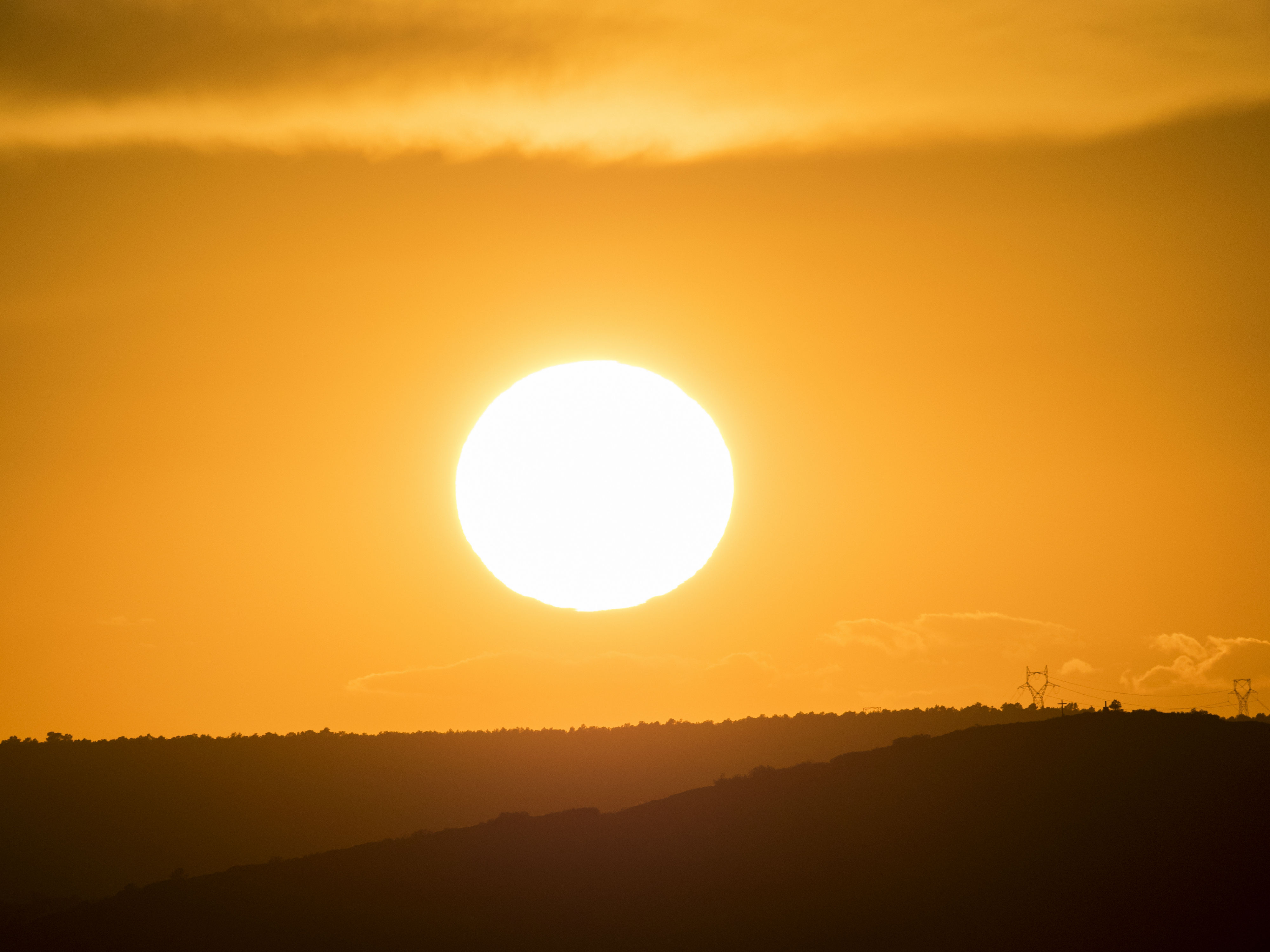 Much of the country is already experiencing day break just before 6 am. (Photo/ Getty)