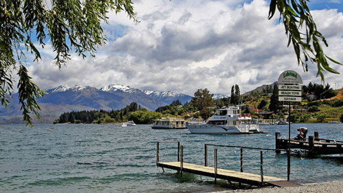 A man's body has been found in Lake Wanaka after a search by the police dive squad. (Photo \ Getty Images)