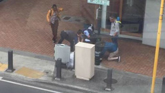 Several bystanders including Martin Stokes helped a Wellington police officer. (Photo / Facebook)