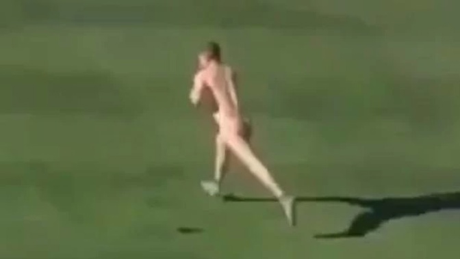 A naked fan ran onto the 17th hole and the TPC Scottsdale. (Photo / Twitter)