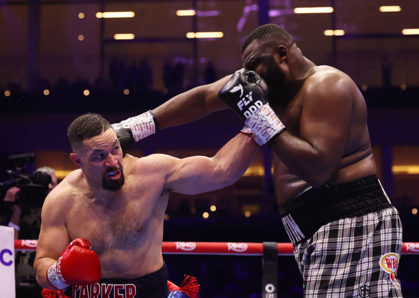 Joseph Parker punches Martin Bakole. Photo / Getty Images