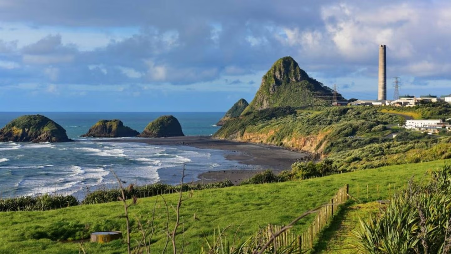 A toxic chemical was dumped onto the beach at Paritūtū in New Plymouth for years. Photo / 123rf