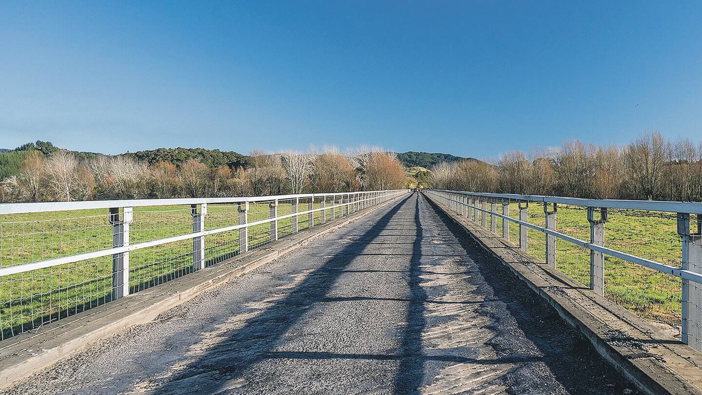 The asphalt over wooden boards on the deck of the Pekatahi Bridge began to deteriorate within days of repairs. Photo / Troy Baker, Whakatāne Beacon