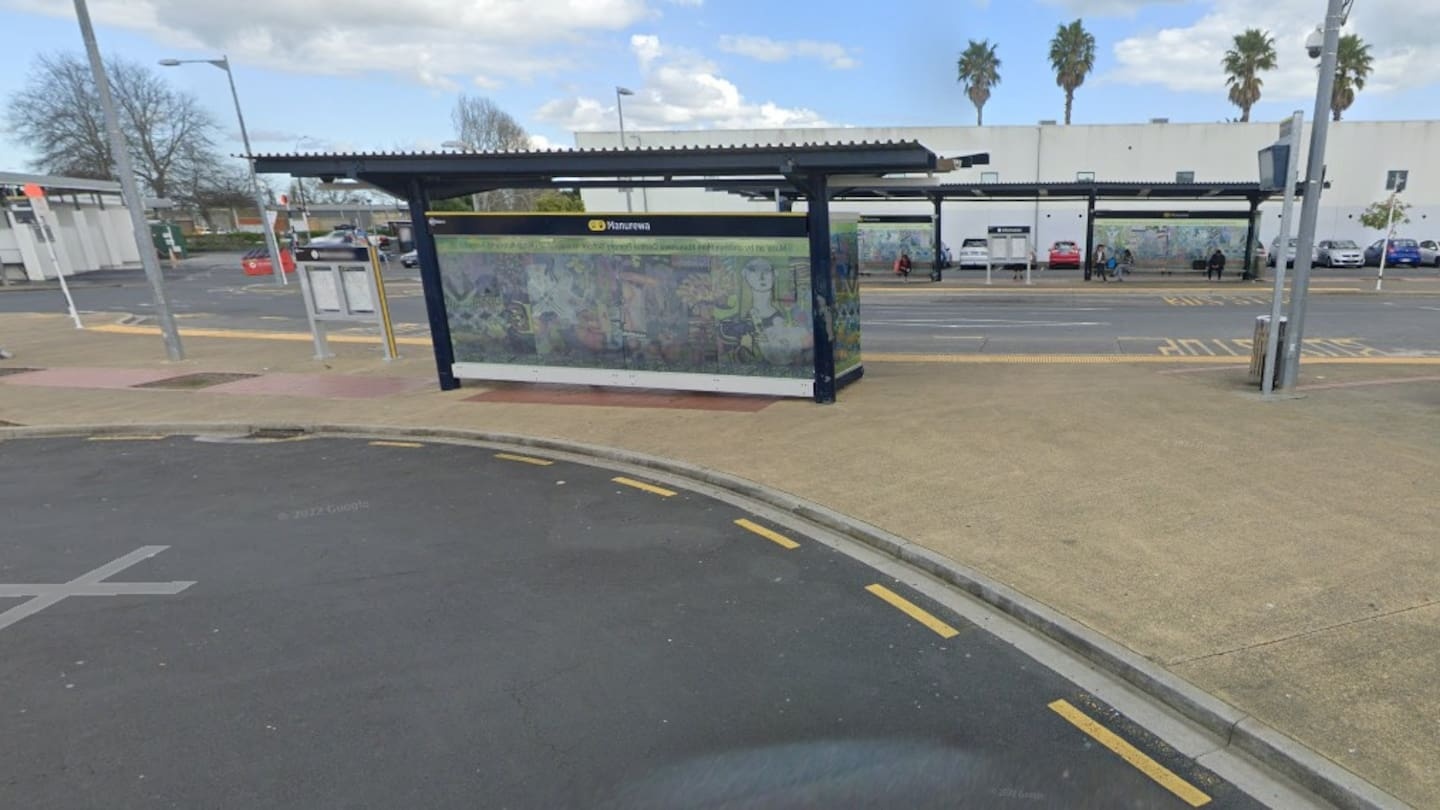 Person waiting for bus stabbed multiple times at South Auckland transport hub