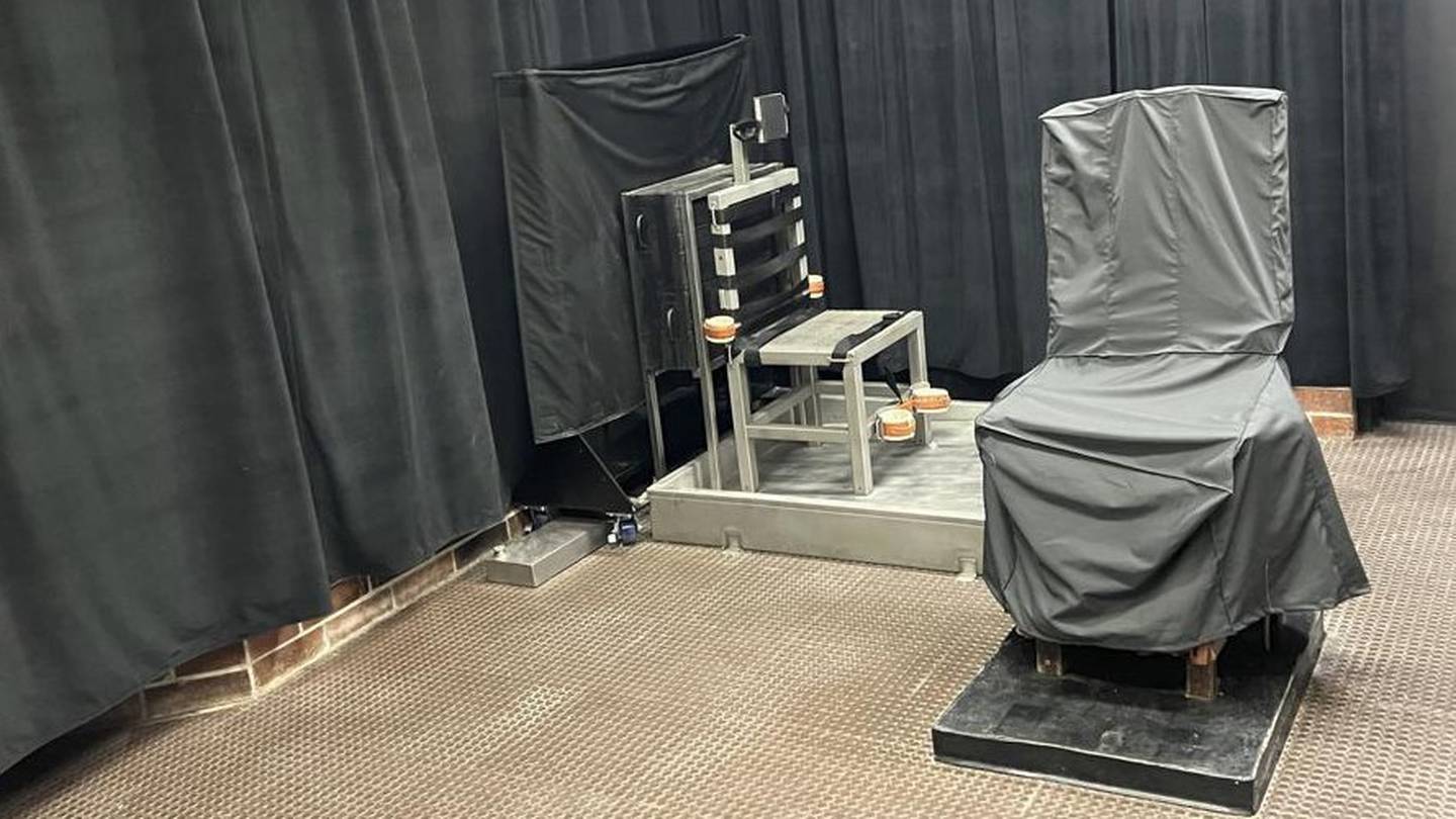 The state's death chamber in Columbia, South Carolina, including the electric chair, right, and a firing squad chair, left. Photo / AP