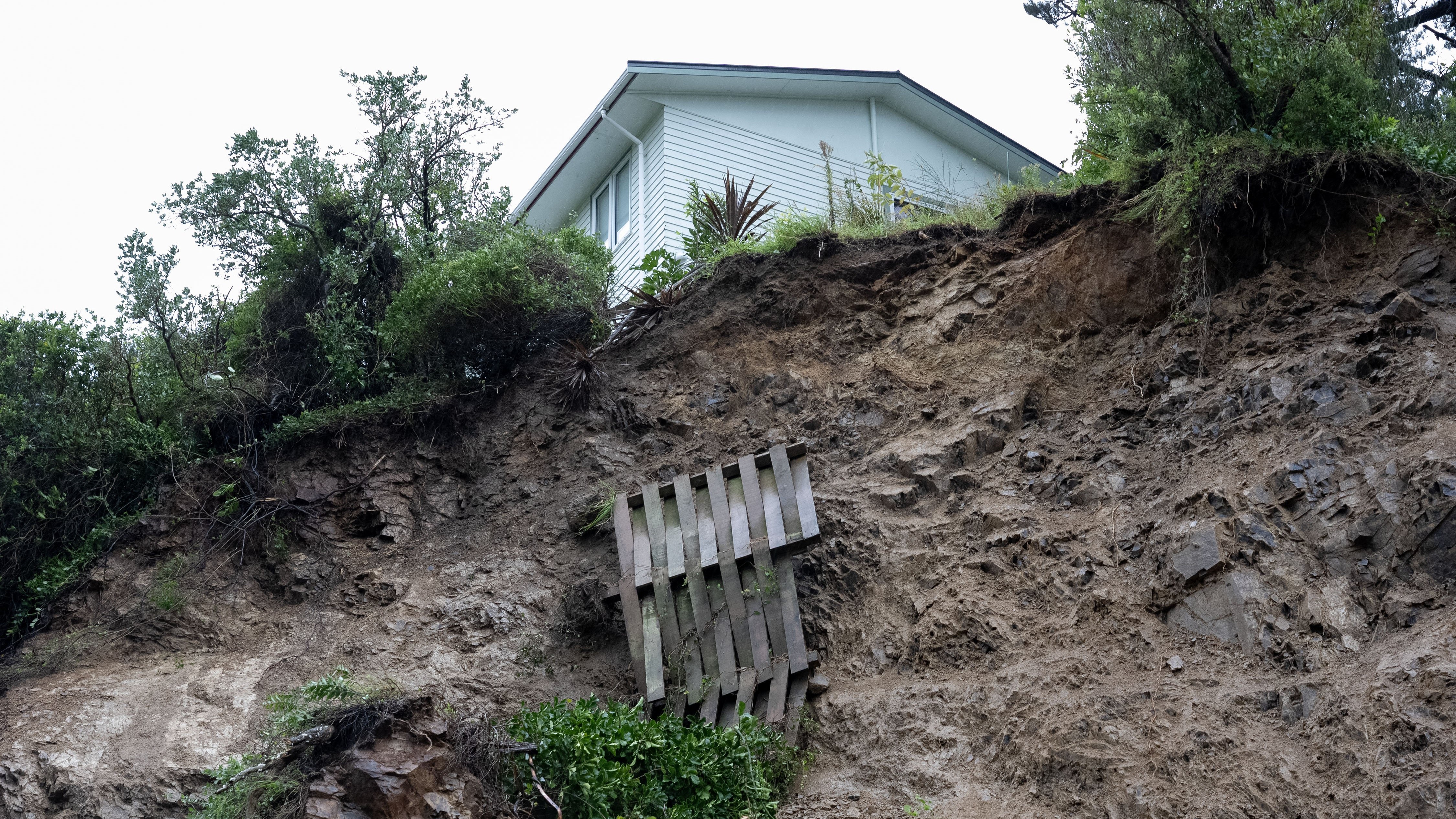 Concerns a growing number of uninsured properties will make NZ 'less resilient' 