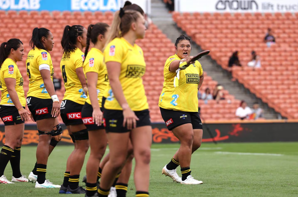 Leilani Perese of the Hurricanes Poua leads her team's haka during the Super Rugby Aupiki match Chiefs Manawa vs Hurricanes Poua. Photo / Martin Hunter, action press