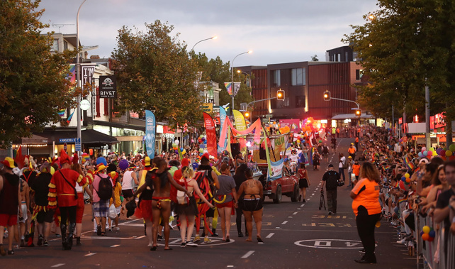 Last year's Pride Parade ascends Ponsonby Road (Getty Images)