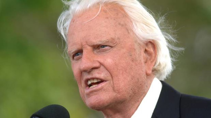 The Rev. Billy Graham speaks on stage on the third and last day of his farewell American revival in 2005. (Photo / AP)