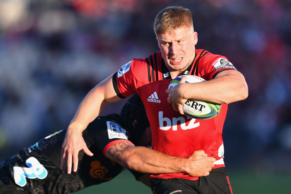 Damian McKenzie will start at 10 for the Chiefs tonight as they face the Crusaders in Christchurch. (Photo \ Getty Images)