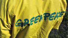 Greenpeace overalls (Photo \ Getty Images)