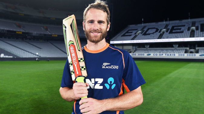 The Black Caps trained under lights at Eden Park on the eve of New Zealand's first day-night Test match. (Photo \ Photosport)