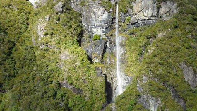 A view of the Twin Creek Falls near Temple Basin, where the tragedy occurred at the weekend. Photo / NZCC West Coast Rescue Helicopter
