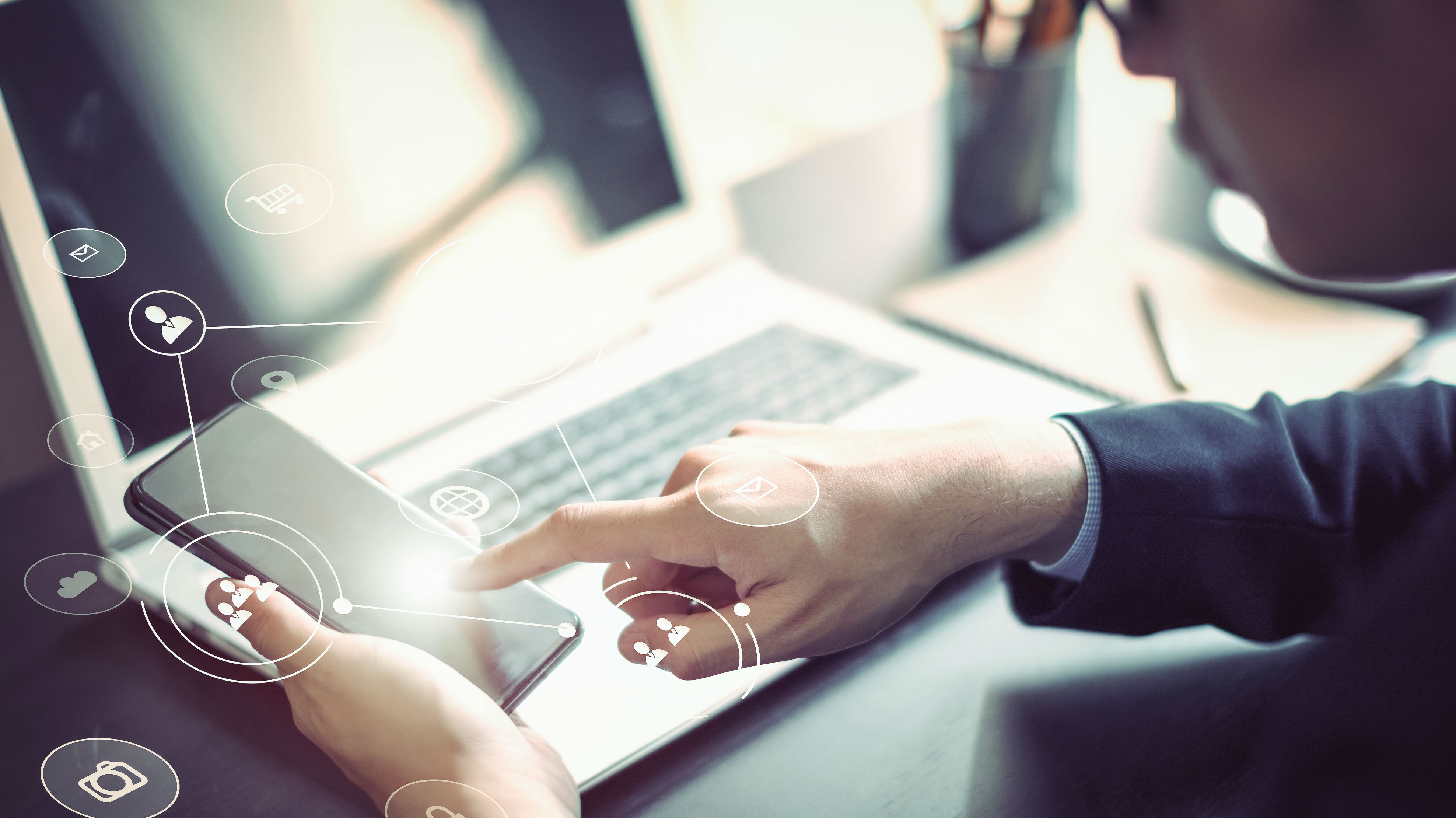 A media expert says we all need to be more aware of the information being collected through phones and internet use. (Photo \ Getty Images)