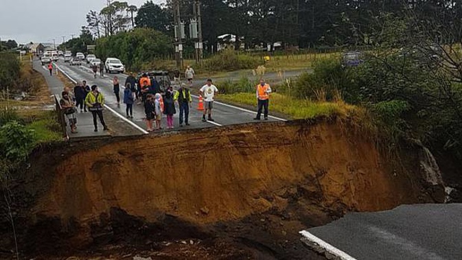 Slip on State Highway 1 near Pukenui and Houhora in Northland. (Photo / Troy Denison)