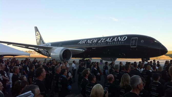 Air NZ Dreamliner in Seattle. (Photo/ Adam Cooper)