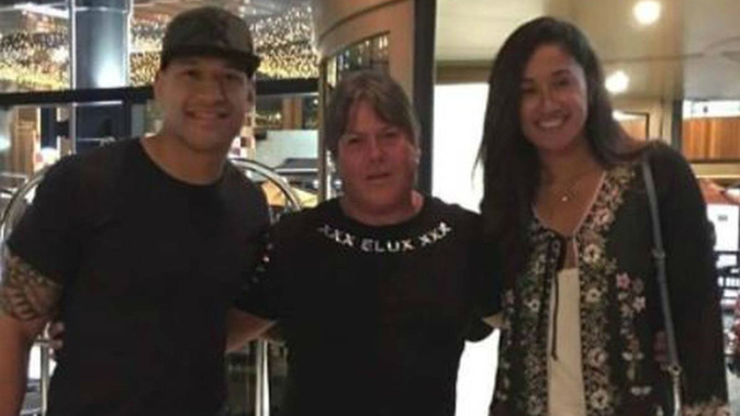 Tamaki posted a picture on Twitter of him with the rugby star and wife Maria Folau. (Photo \ Supplied)