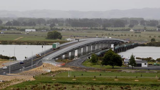 Emergency services were called to the south side of the Kopu bridge at 8.30pm last night. (Photo: NZ Herald)