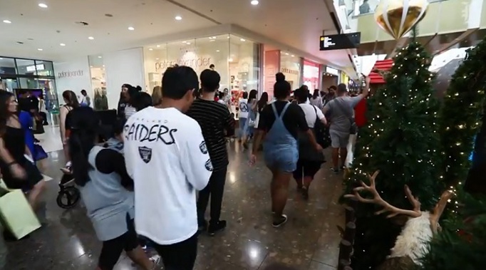 A cordon has been erected at the popular Auckland mall. (Photo / NZ Herald)