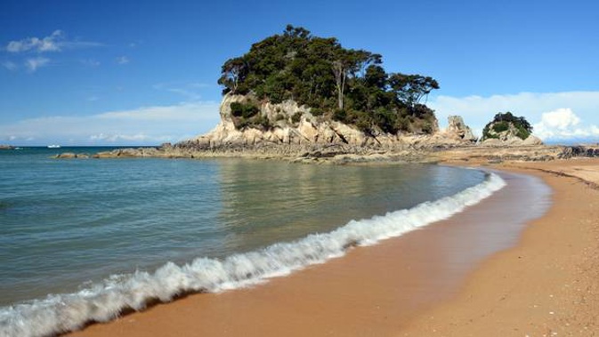 A man convicted of taking photos of teen girls in their swimwear at Kaiteriteri Beach near Nelson has had his conviction quashed by New Zealand's highest court.