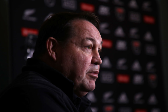 Steve Hansen has something say about the continued allegations that match officials are helping the ABs (Image / Getty Images)