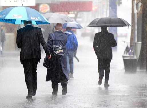 Northlanders and those on the east coast have been warned about rain and high winds coinciding with king tides tonight. (Photo / Herald)