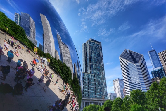 Cloud Gate and Chicago skyline (Image / Mike Yardley)