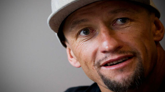 Carlos Spencer's infamous 'Toffee Pops' advert from 1999. / Griffin's